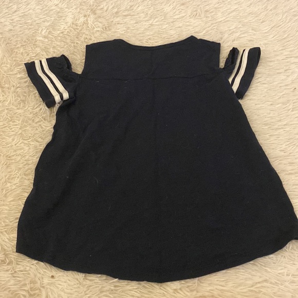 Abercrombie kids cold shoulder shirt - Picture 2 of 3